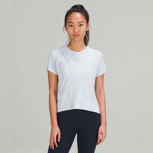 LULULEMON Train to Be Short Sleeve Shirt Top Sz 6 in Rainstripe Sheer Cloud Blue